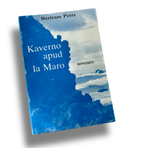 Kaverno apud la Maro